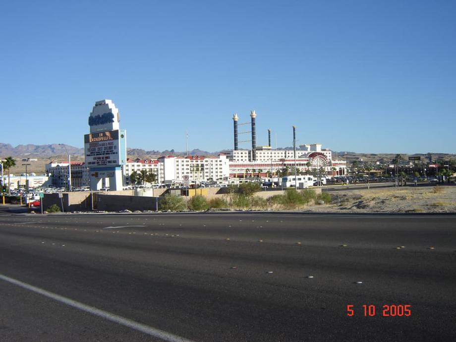 Distant shot of Colorado Belle Hotel and Casino, Laughlin Nevada