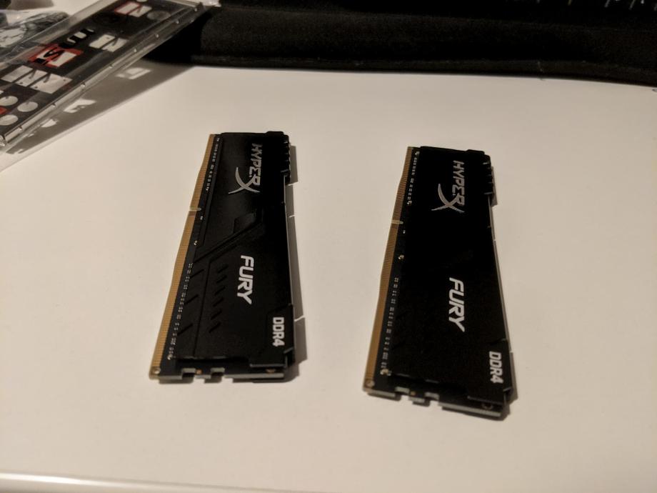 2 16GB Kingston RAM sticks