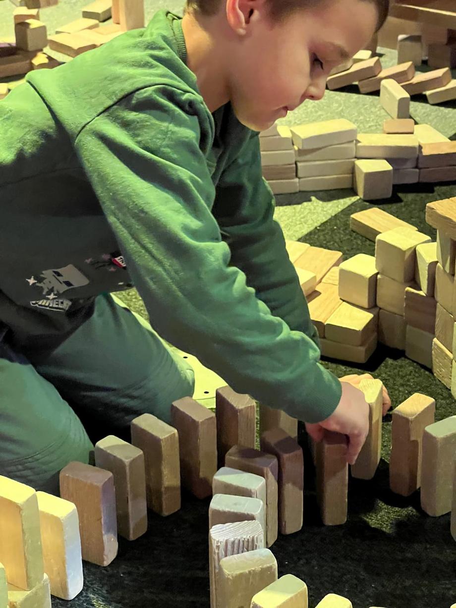 anton stacking blocks