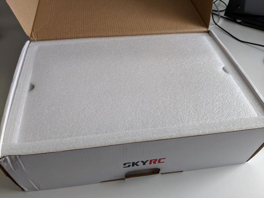 SkyRC Q200 box opened
