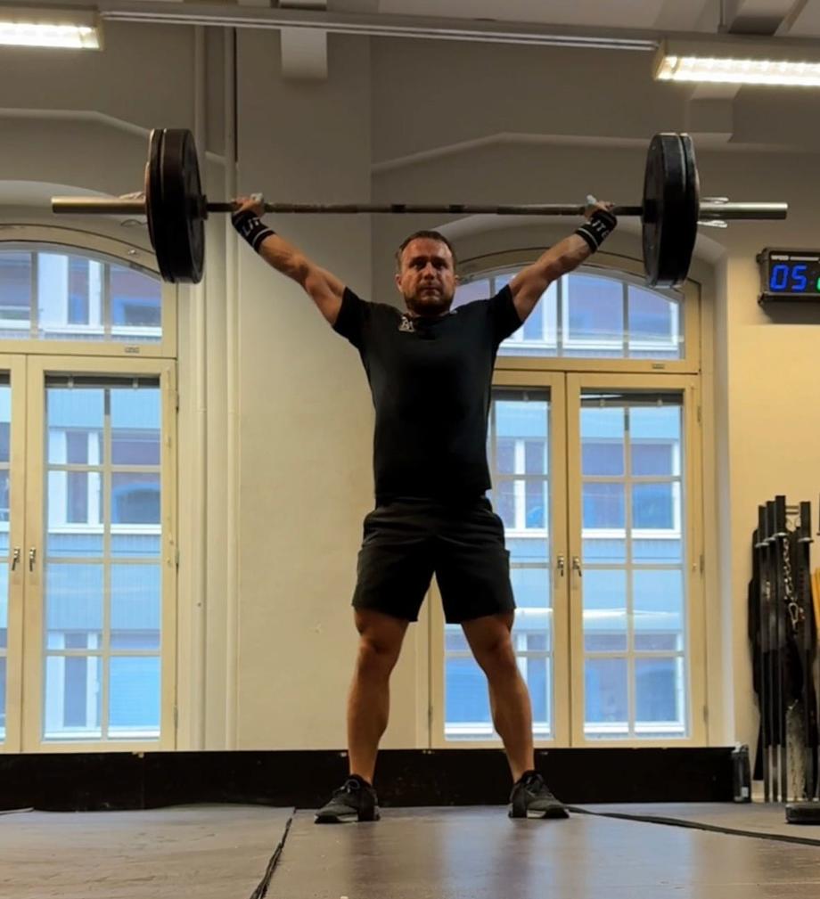 Georgi snatching 75kg