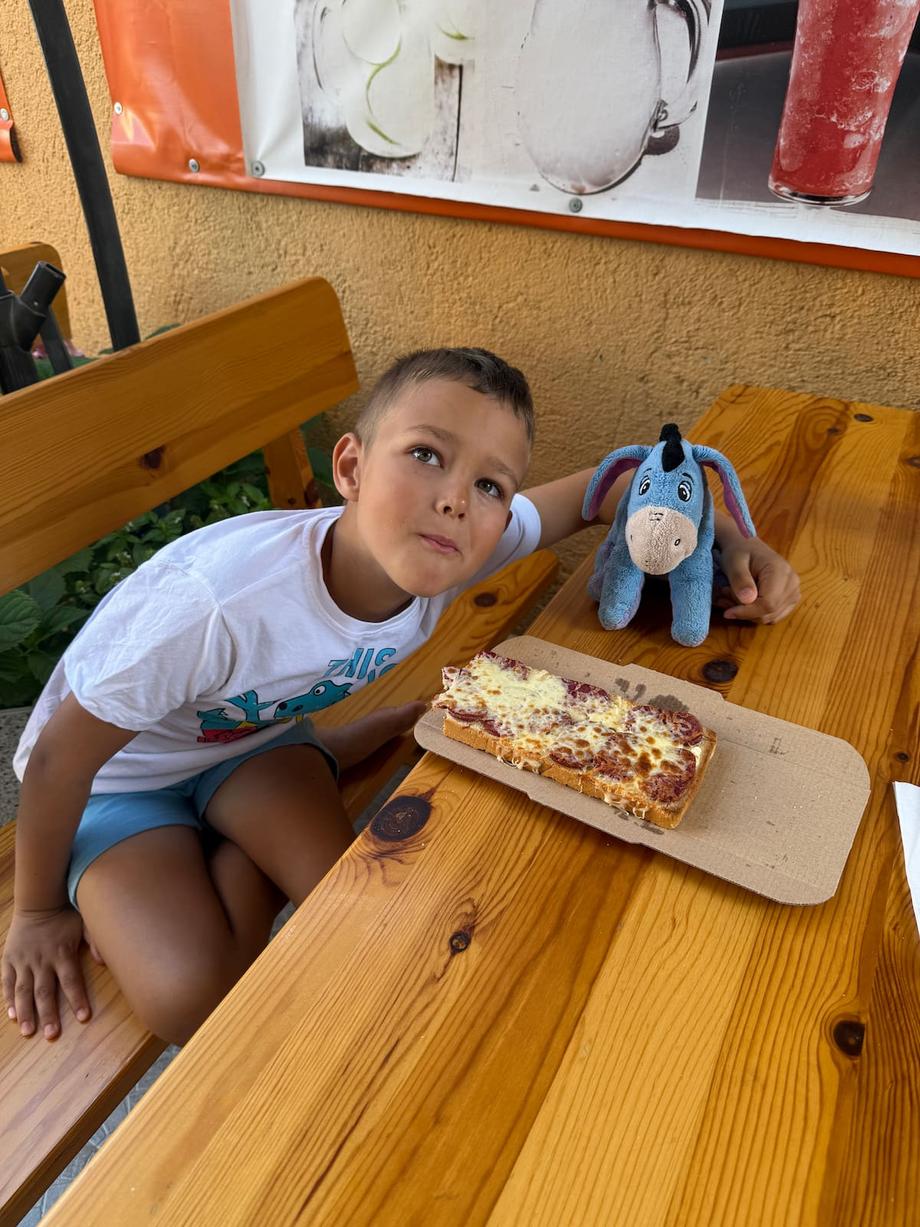 Eating breakfast princesses