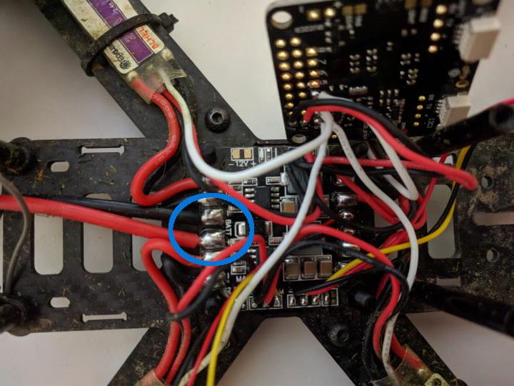 Battery leads connection on PDB